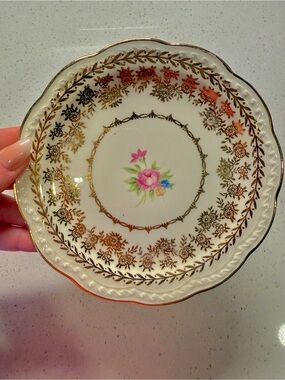 Decorative Vintage Floral Wall Plates (3)